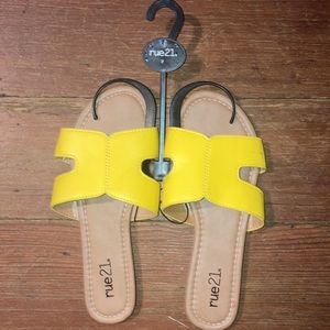 Rue21 women’s yellow sandals